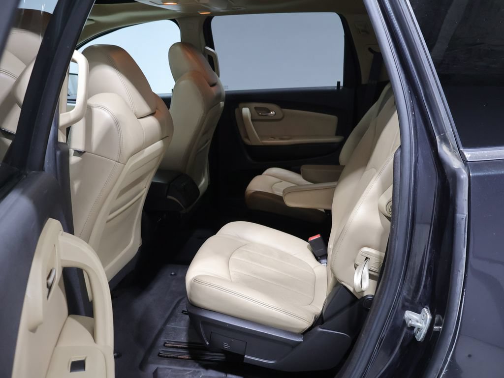 Used 2011 Chevrolet Traverse LTZ AWD/4WD image 12