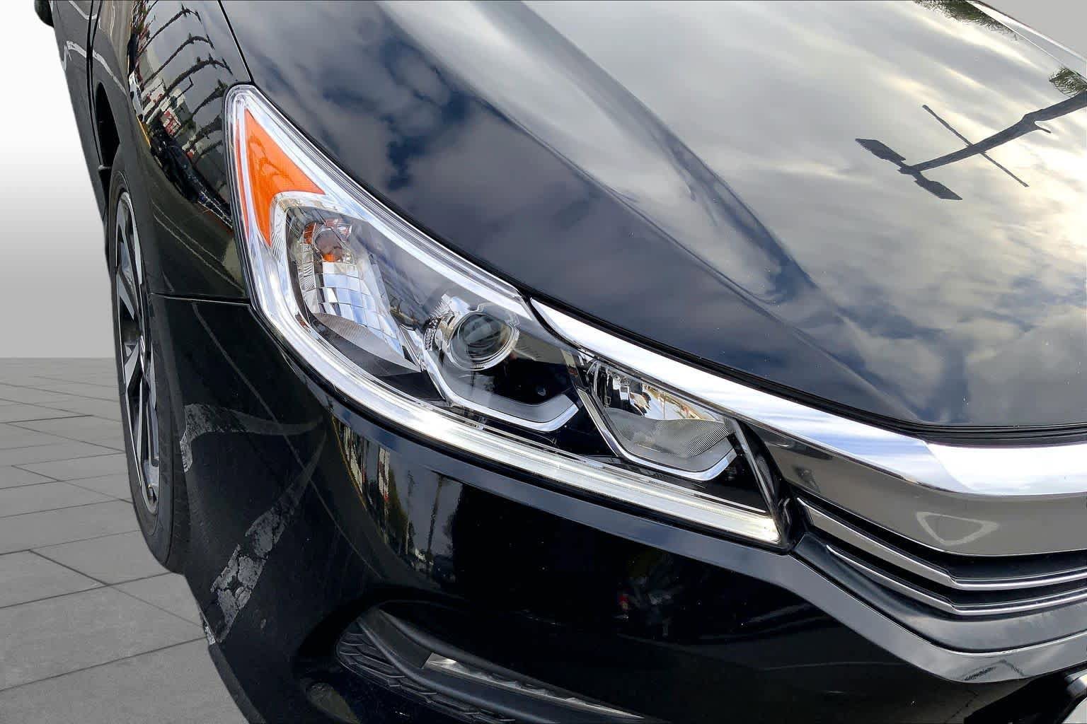 Used 2017 Honda Accord EX-L image 27