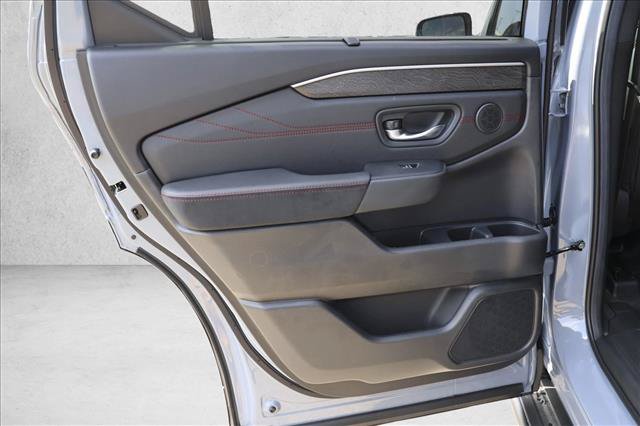 New 2026 Honda Pilot Black Edition image 23