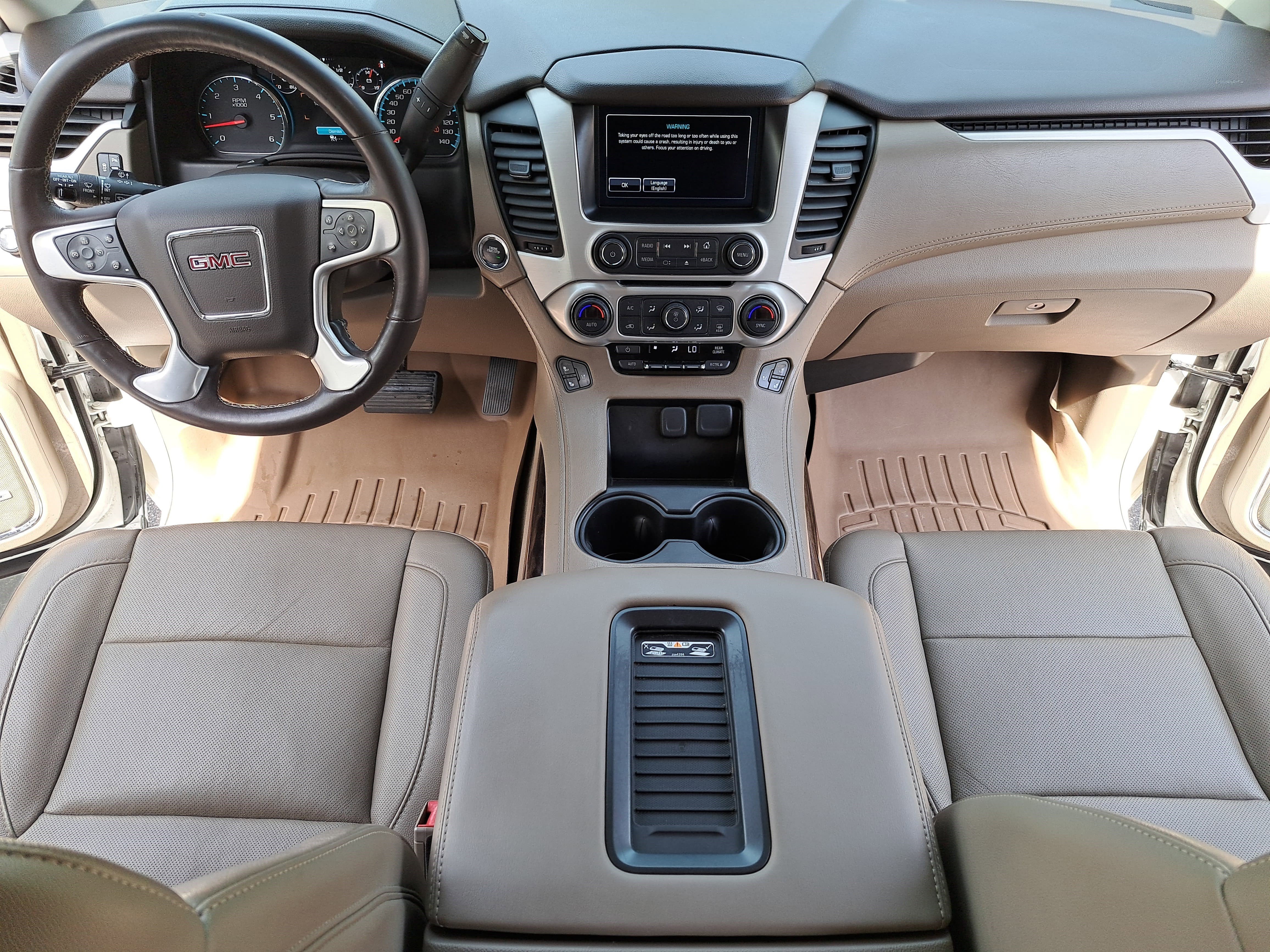 Used 2017 GMC Yukon XL SLT w/ Premium Edition image 9