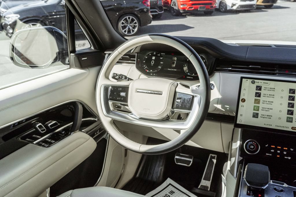 Used 2023 Land Rover Range Rover SE AWD/4WD image 13