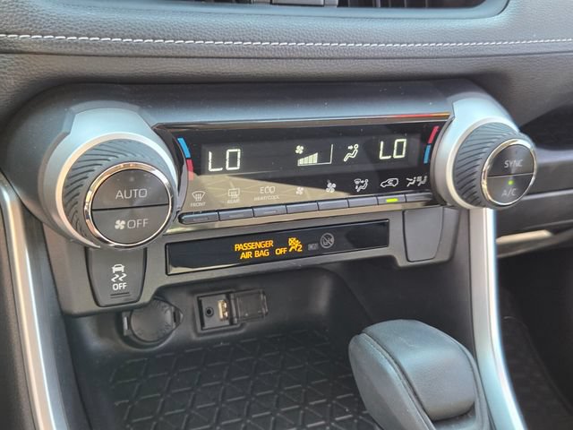Used 2019 Toyota RAV4 XLE w/ Carpet Mat Package AWD/4WD image 22