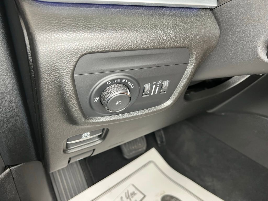 Used 2022 Jeep Grand Cherokee Summit image 14