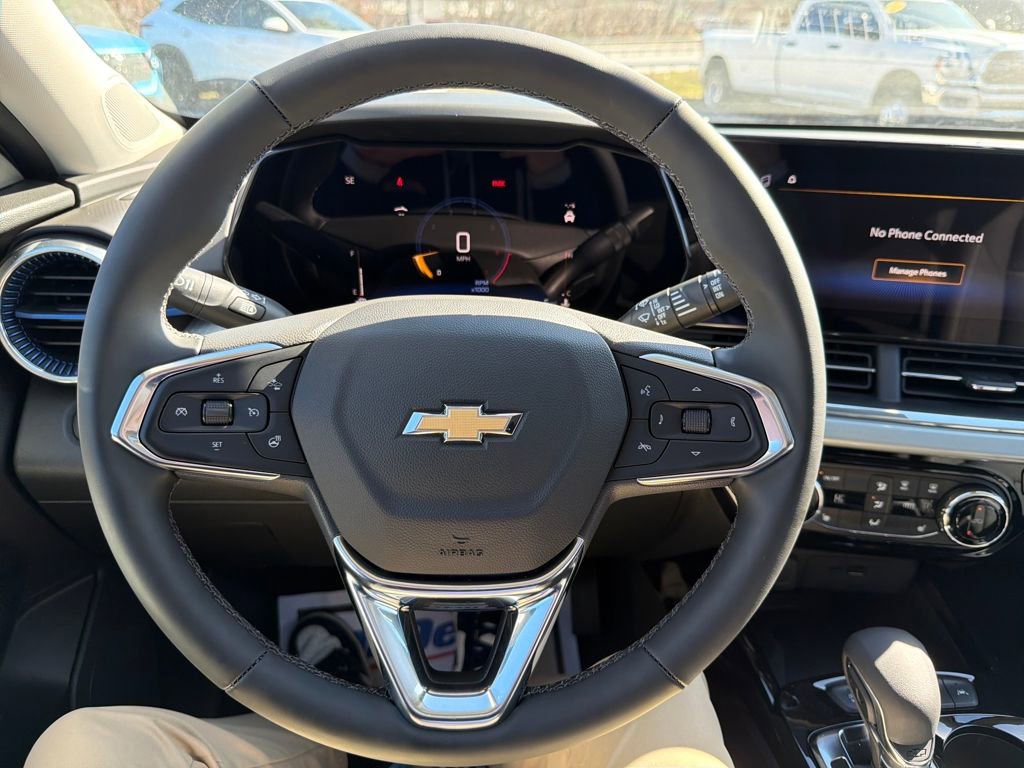 New 2025 Chevrolet Trax LT w/ Sunroof Package image 15