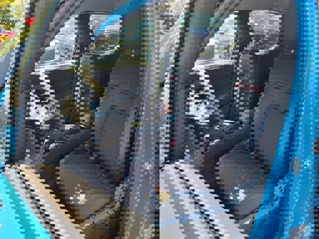 New 2025 Nissan Kicks SR image 5