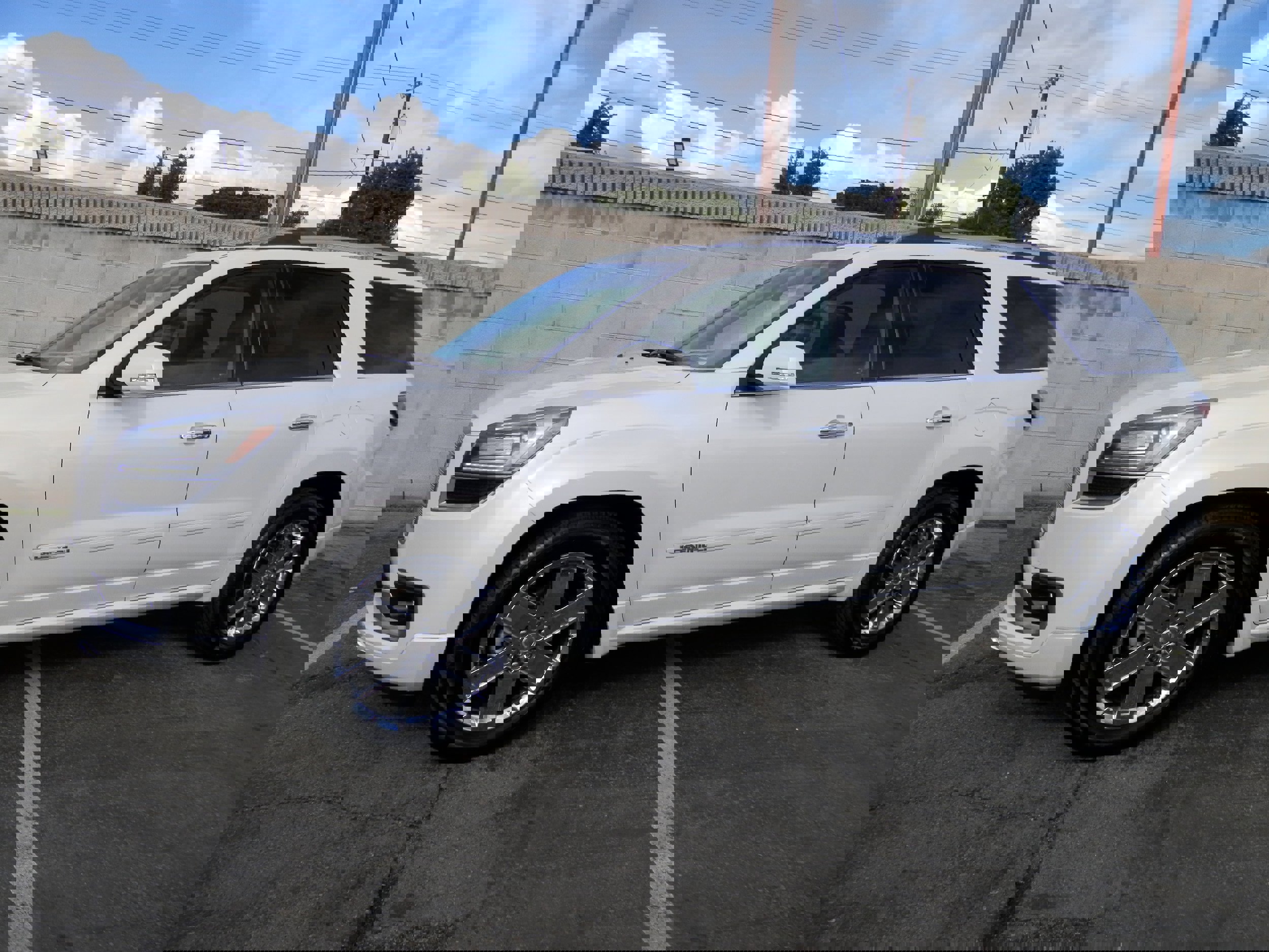 Used 2016 GMC Acadia Denali image 2