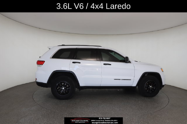 Used 2020 Jeep Grand Cherokee Laredo AWD/4WD image 21