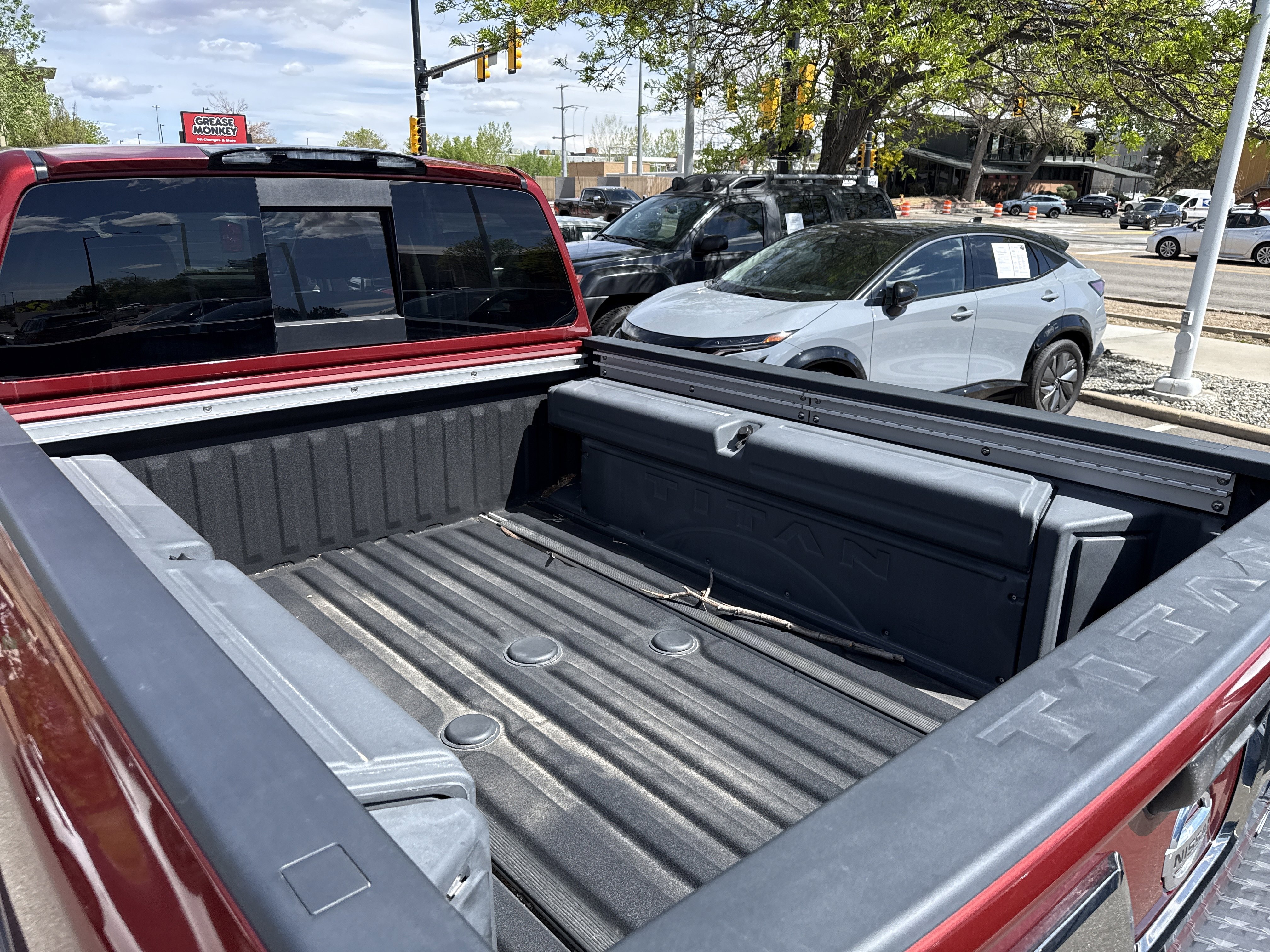 Used 2018 Nissan Titan Platinum Reserve w/ Platinum Utility Package AWD/4WD image 11