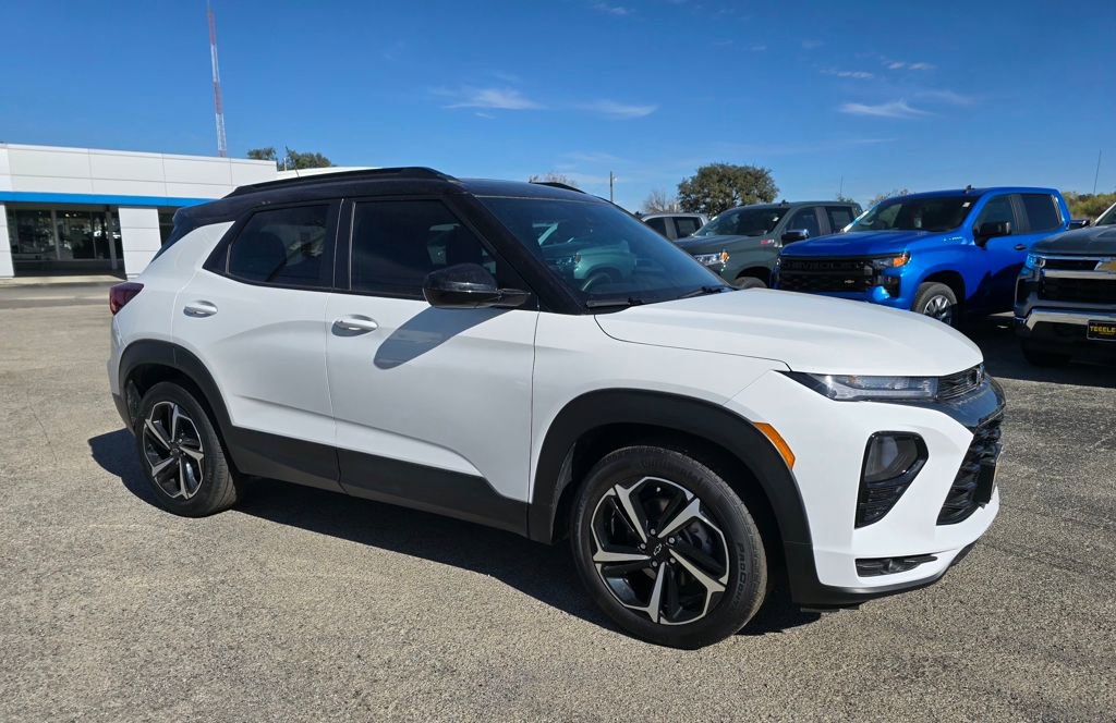 Used 2023 Chevrolet TrailBlazer RS w/ Sun and Liftgate Package image 5