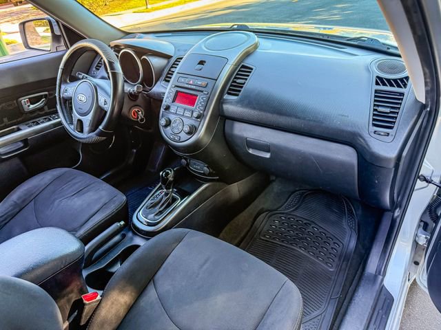 Used 2012 Kia Soul + image 10