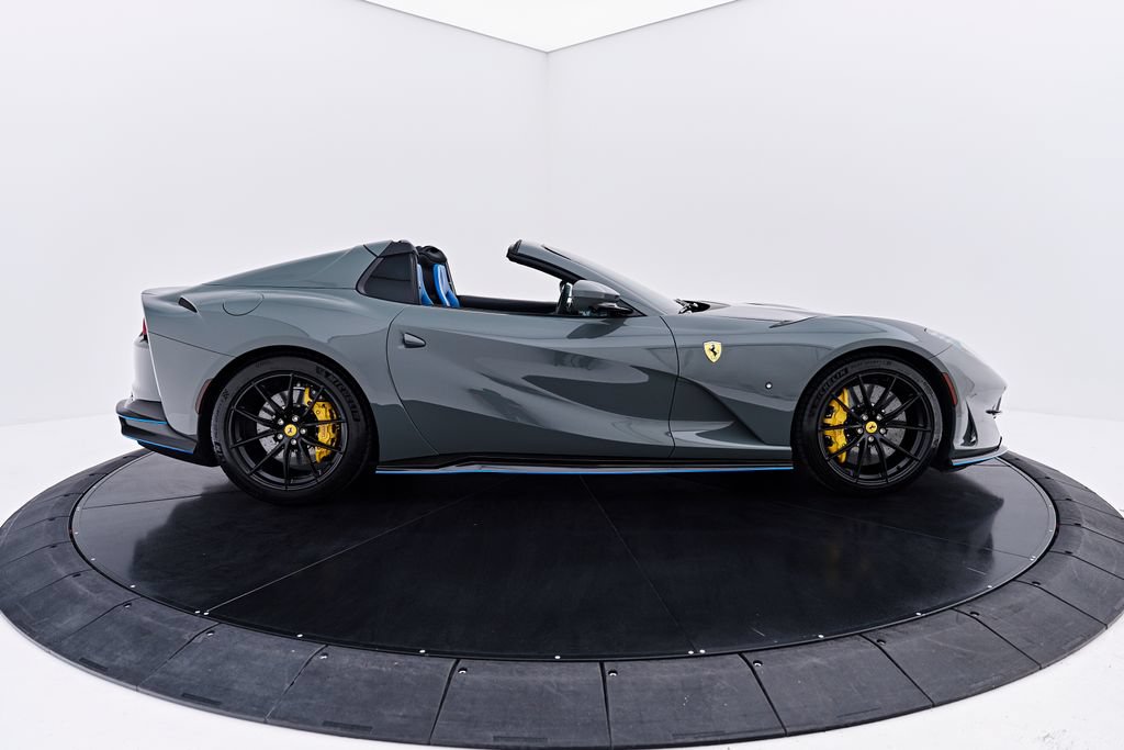 Used 2023 Ferrari 812 GTS RWD image 33