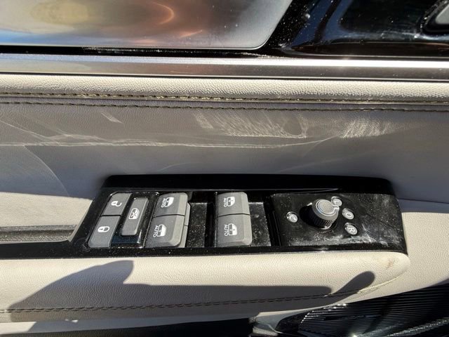 Used 2025 Jeep Wagoneer Series III w/ Premium Group I AWD/4WD image 20