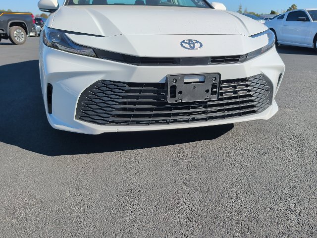 Used 2026 Toyota Camry LE FWD image 7