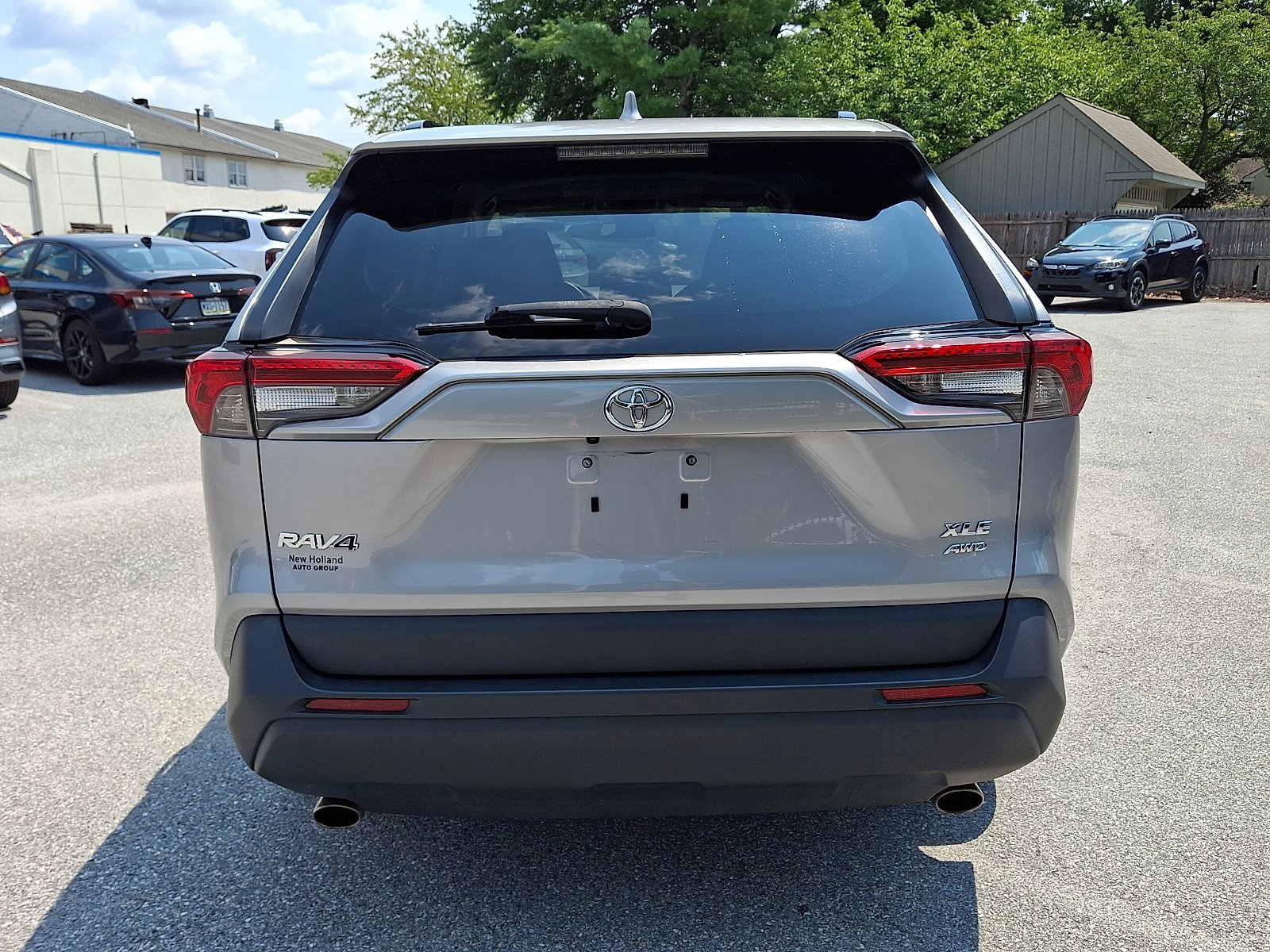 Used 2022 Toyota RAV4 XLE AWD/4WD image 5