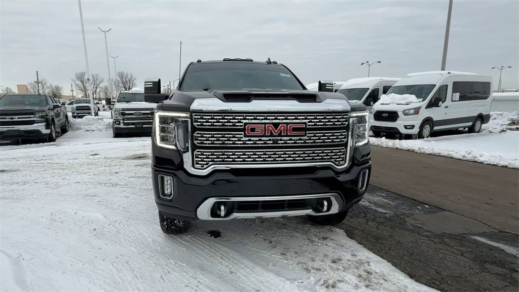 Used 2022 GMC Sierra 3500 Denali w/ Denali Ultimate Package image 3