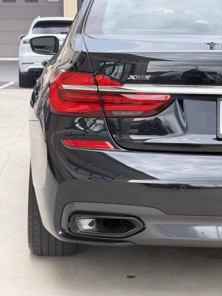 Used 2019 BMW 740i xDrive w/ M Sport Package image 13