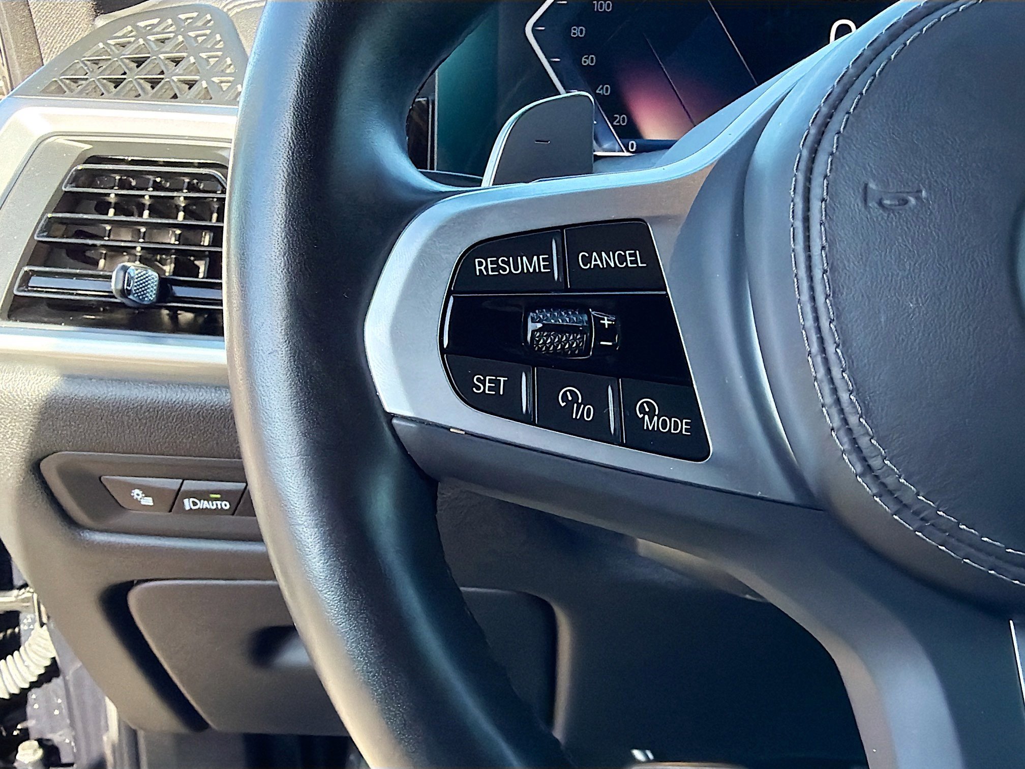 Used 2025 BMW X6 xDrive40i image 38