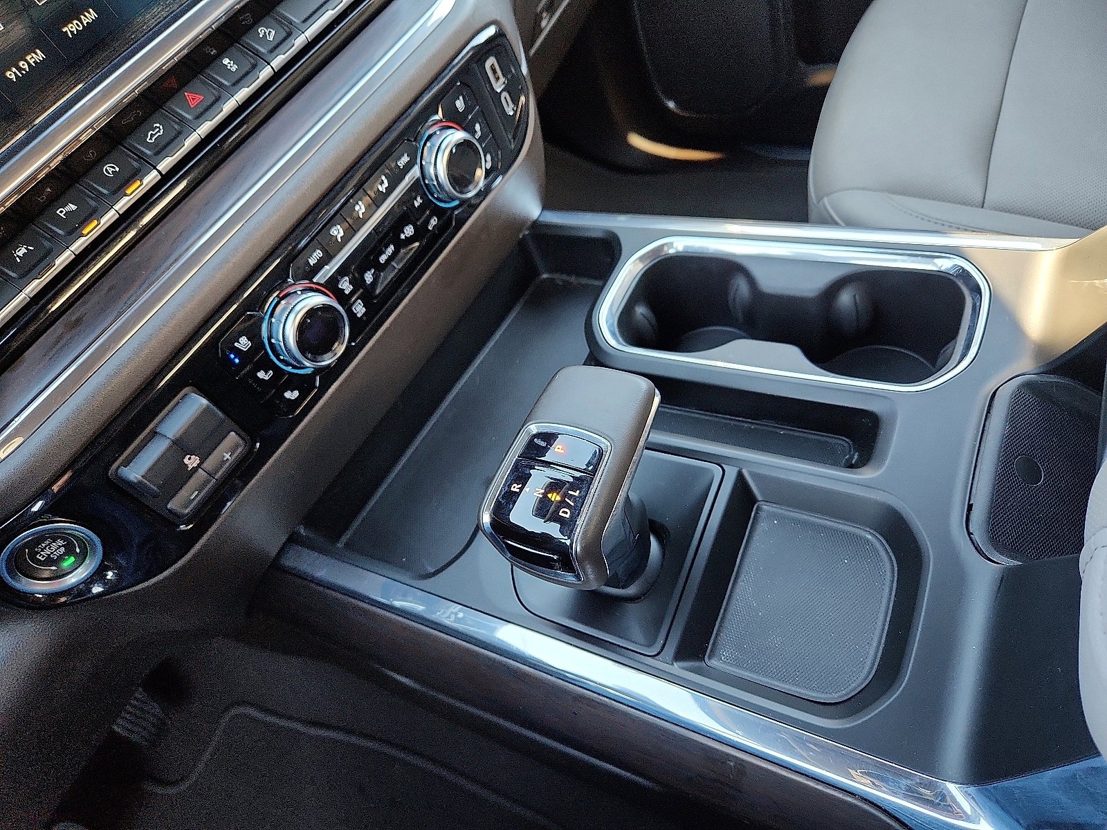 Used 2024 GMC Sierra 1500 SLT image 25