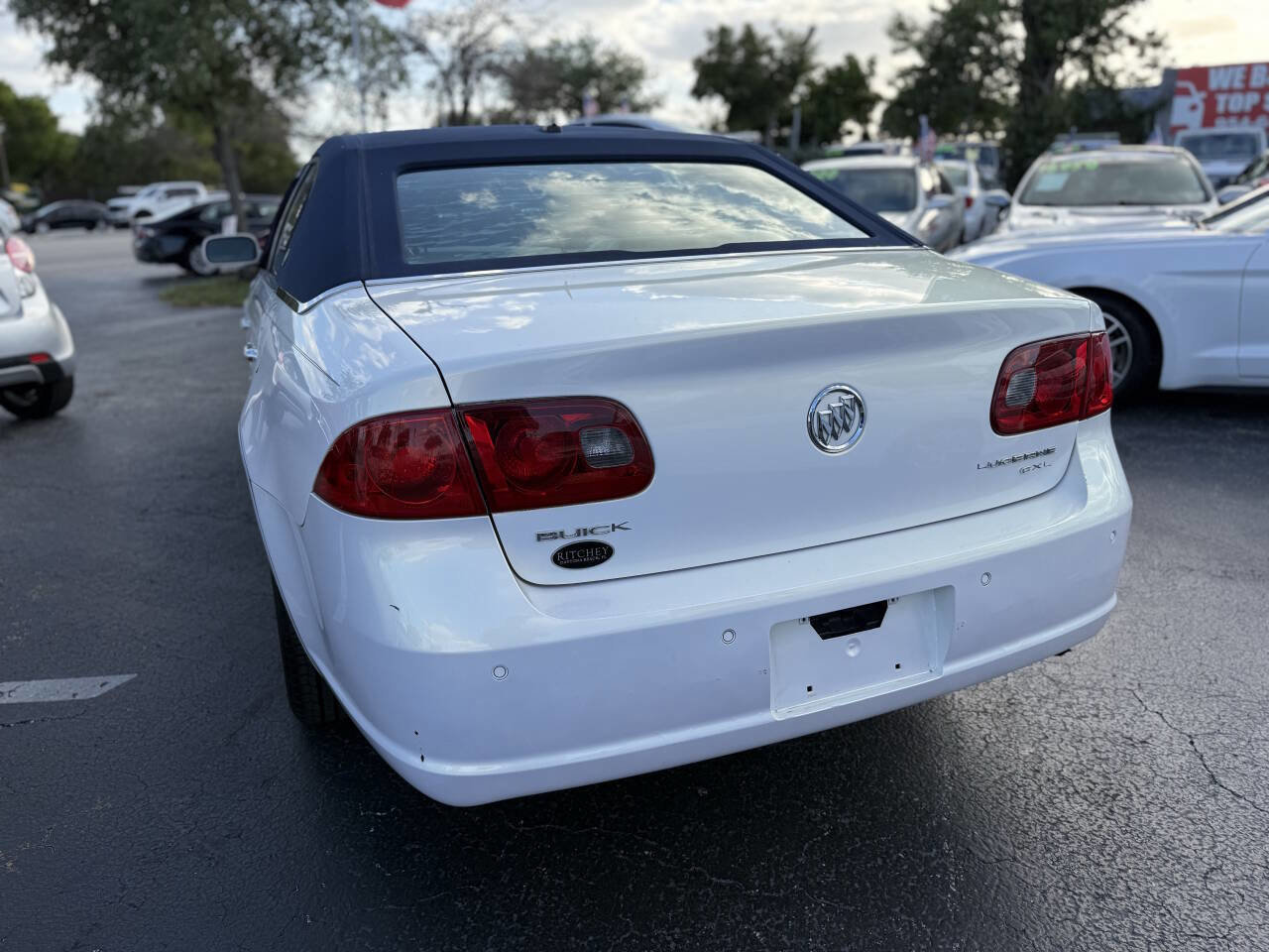 Used 2007 Buick Lucerne CXL w/ Luxury Package FWD image 4