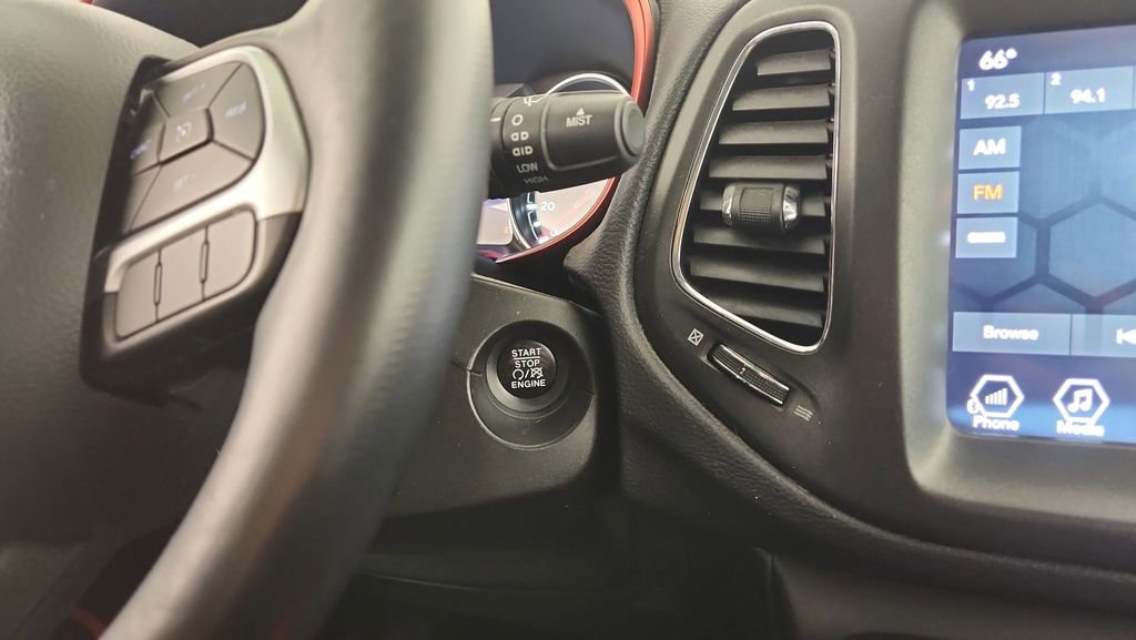 Used 2018 Jeep Compass Trailhawk w/ Cold Weather Group AWD/4WD image 19