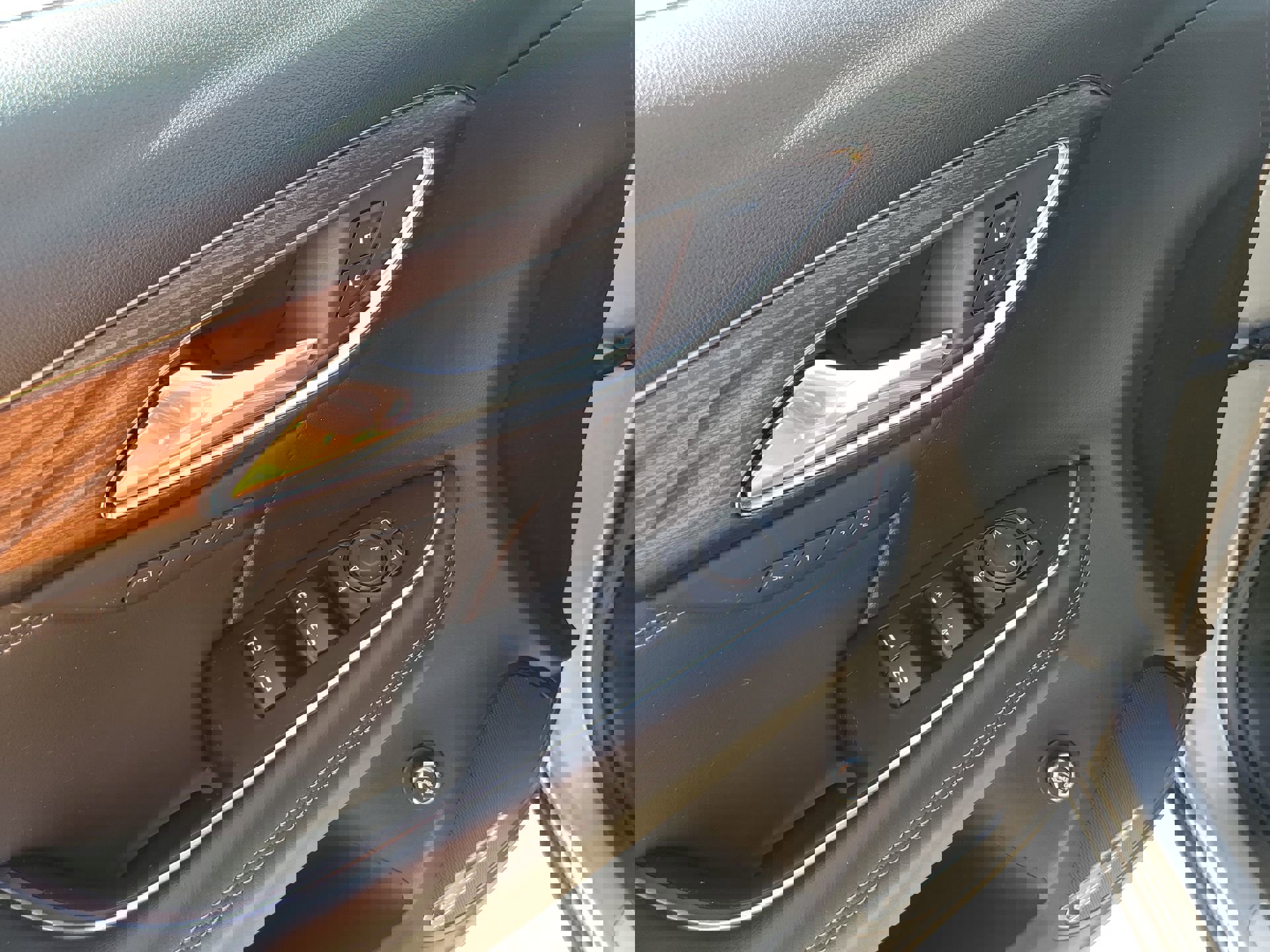 Used 2023 Buick Envision Avenir image 31