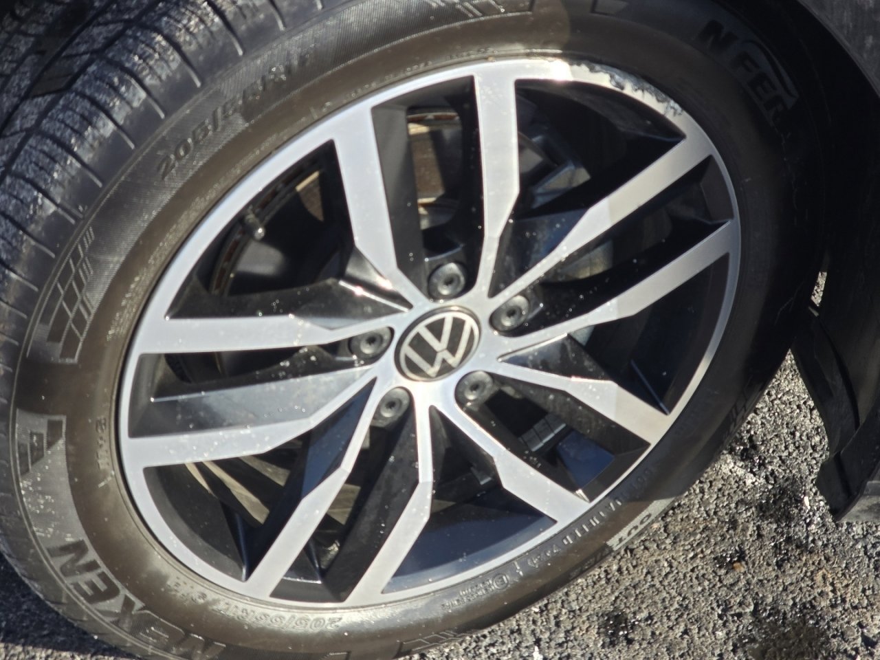 Used 2025 Volkswagen Jetta SE image 9