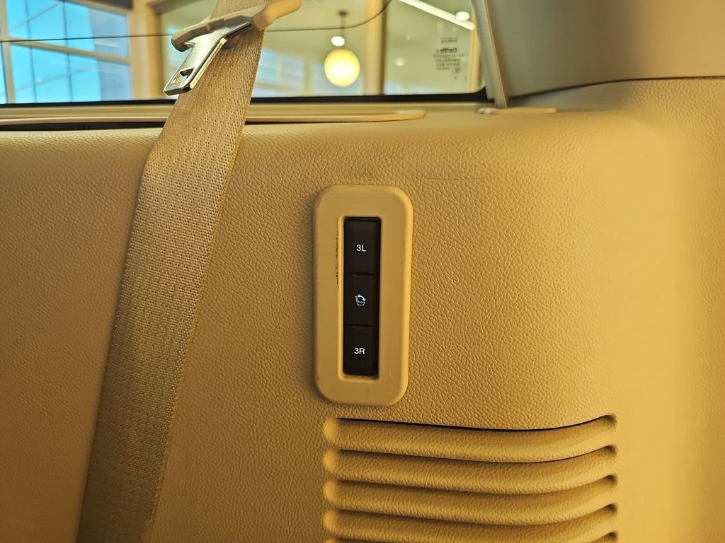 Used 2017 Ford Expedition Limited image 41