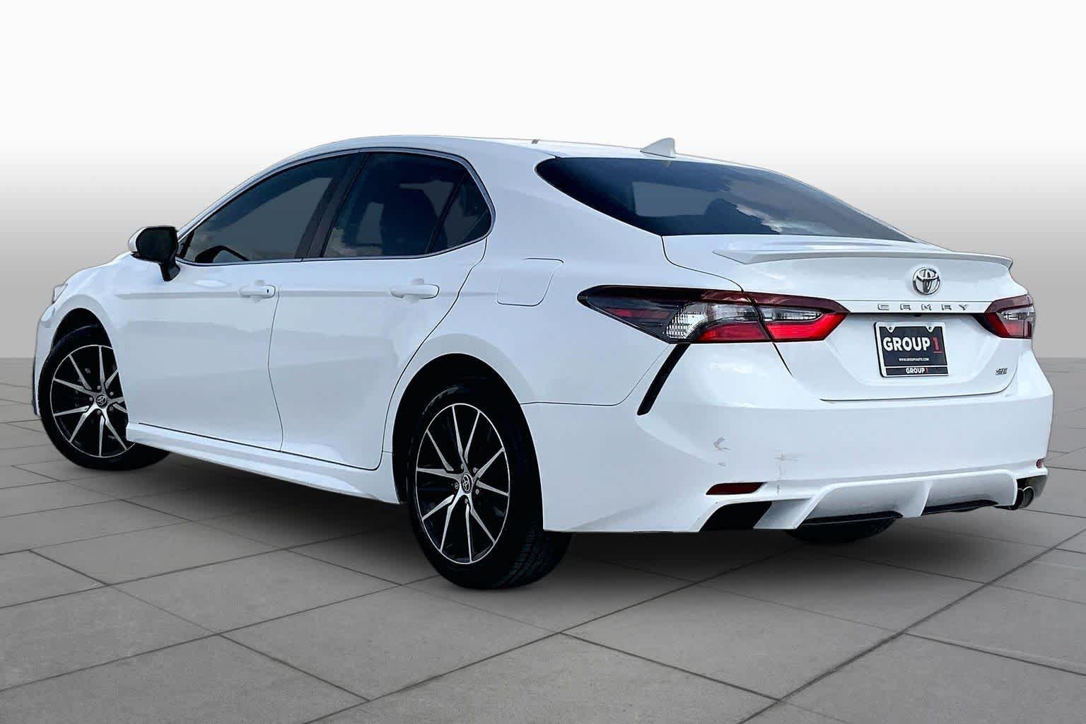 Used 2023 Toyota Camry SE FWD image 12