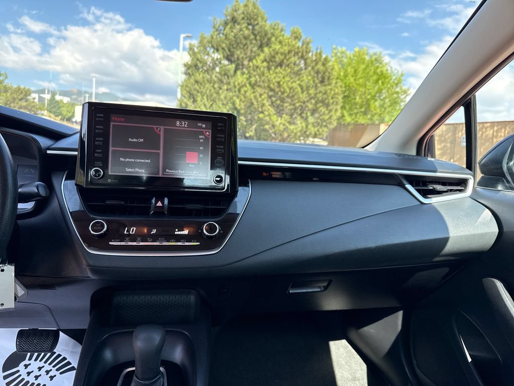 Used 2022 Toyota Corolla LE FWD image 14