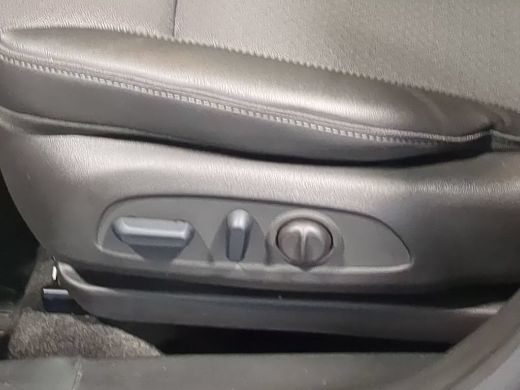 Used 2023 Buick Encore GX Select AWD/4WD image 21