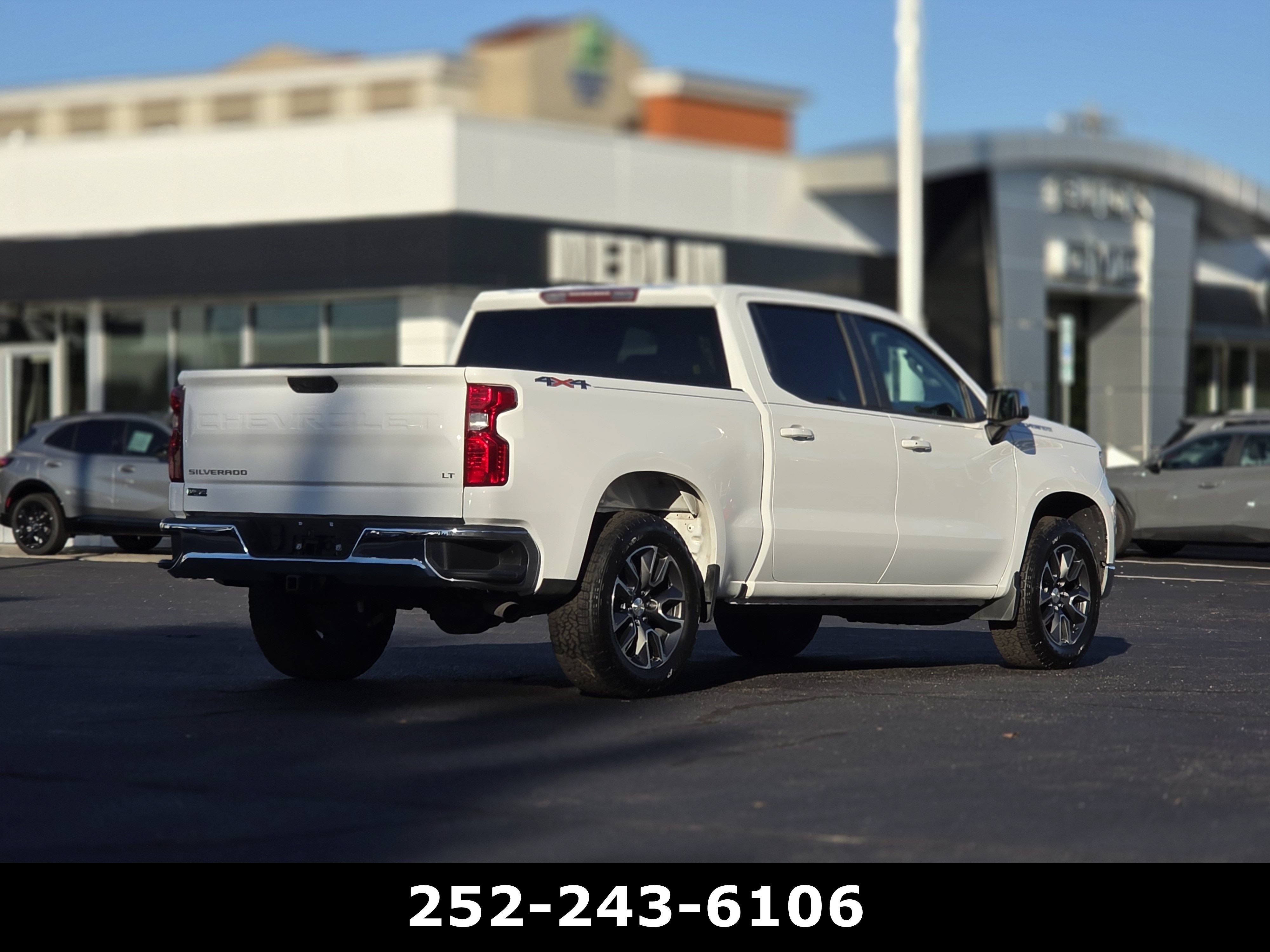 Used 2023 Chevrolet Silverado 1500 LT AWD/4WD image 8