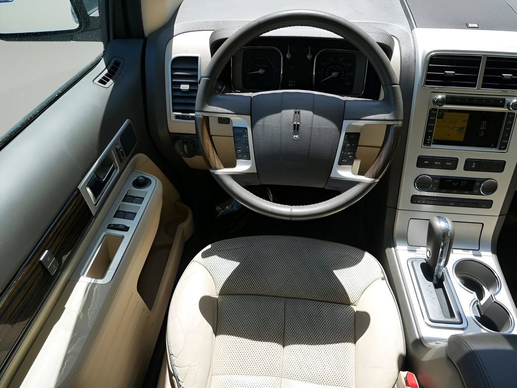 Used 2010 Lincoln MKX AWD image 13