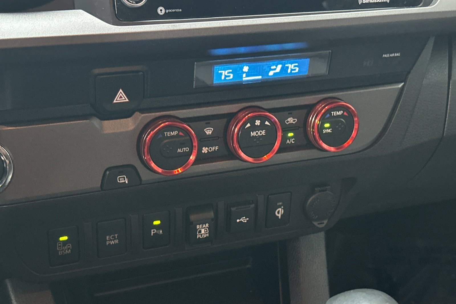 Used 2021 Toyota Tacoma TRD Sport w/ Technology Package image 26