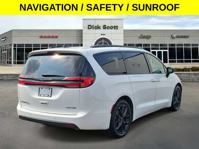 Used 2025 Chrysler Pacifica Limited FWD image 5