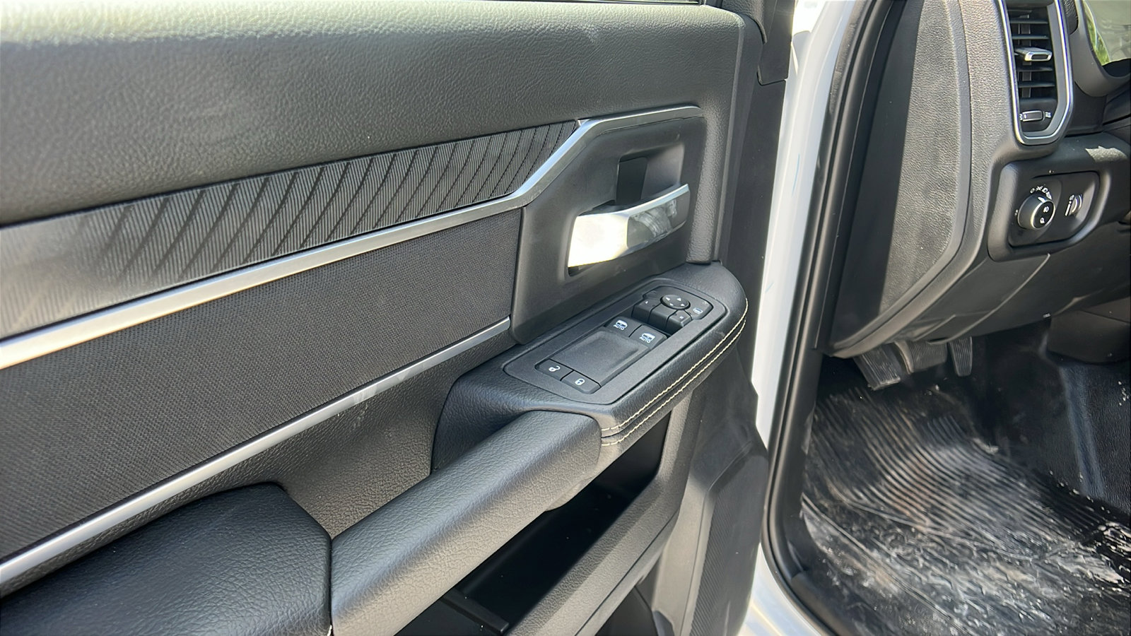 New 2025 RAM 5500 Tradesman RWD image 15