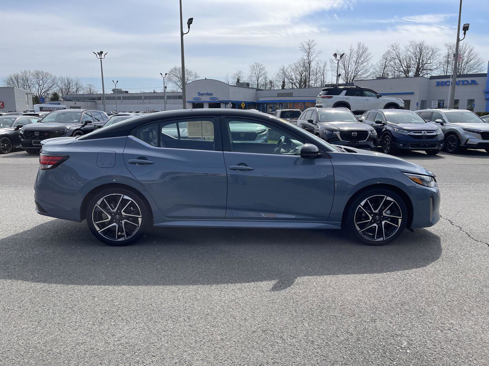 Used 2024 Nissan Sentra SR w/ SR Premium Package image 21
