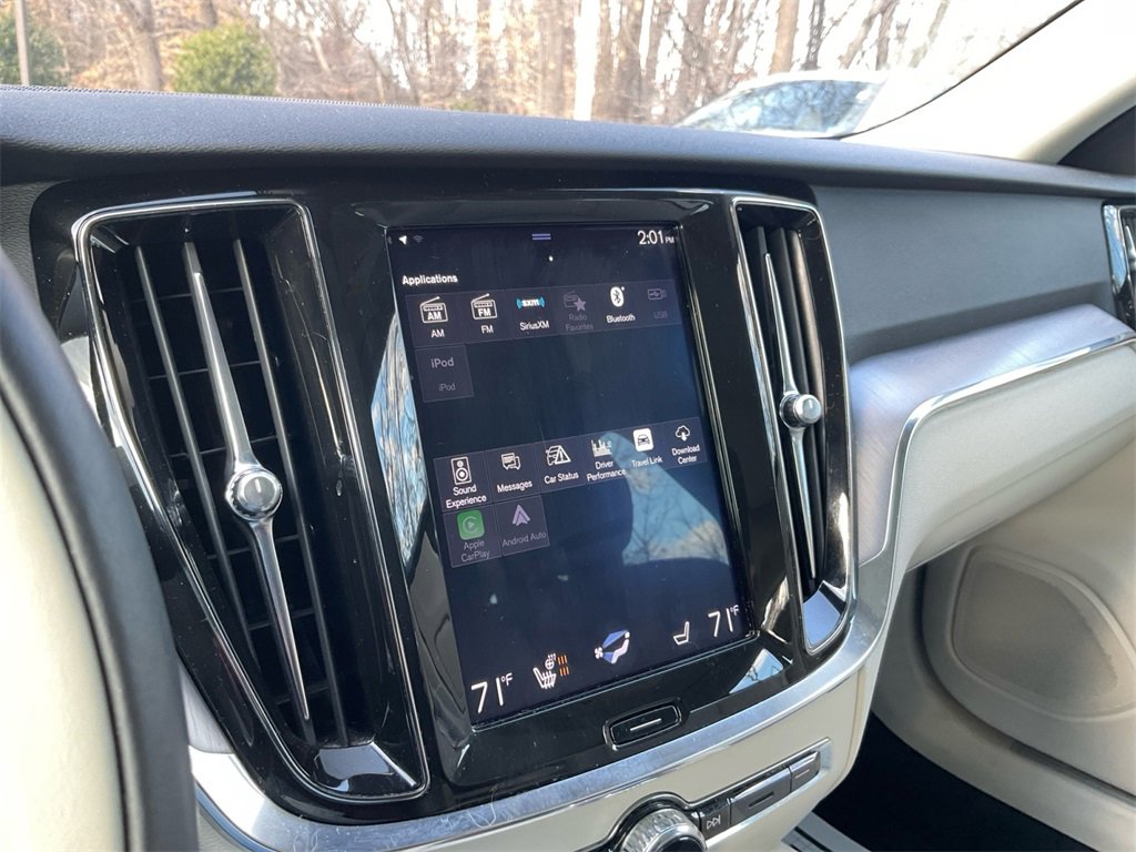 Used 2020 Volvo V60 T5 Momentum image 20