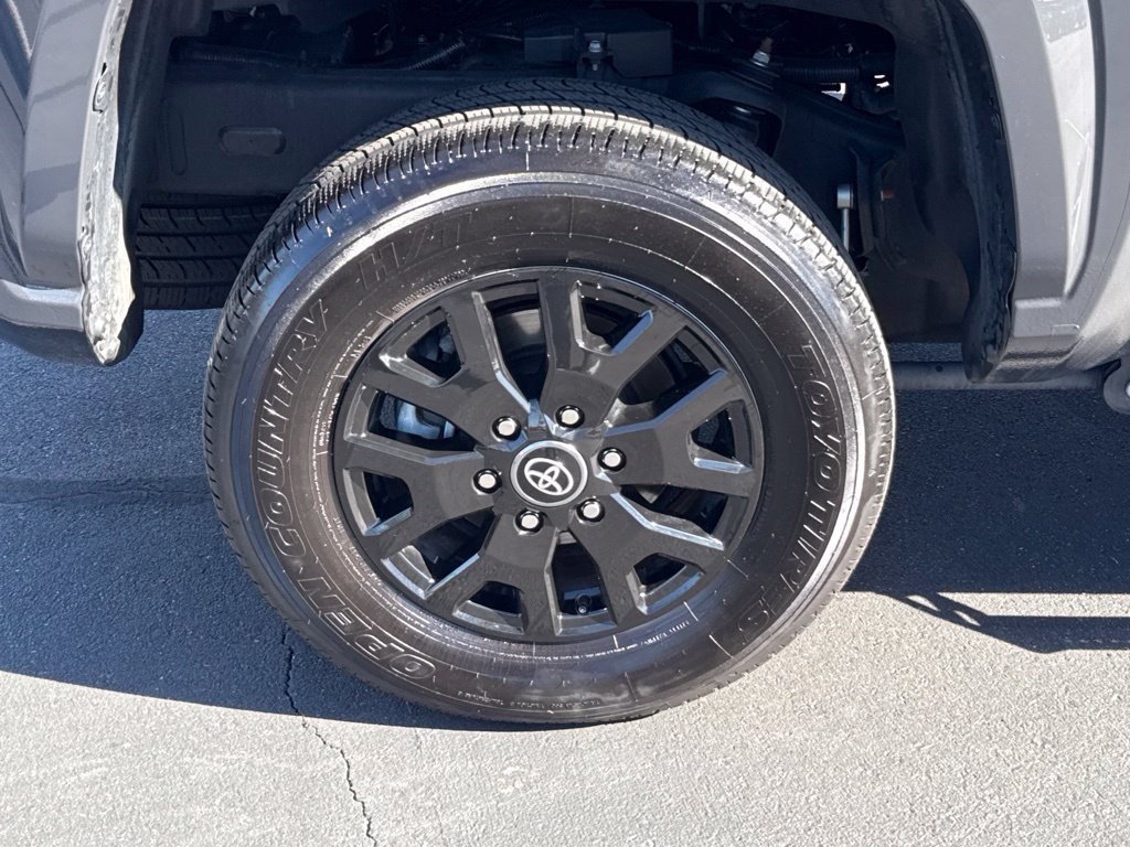 Certified 2025 Toyota Tacoma SR5 AWD/4WD image 14