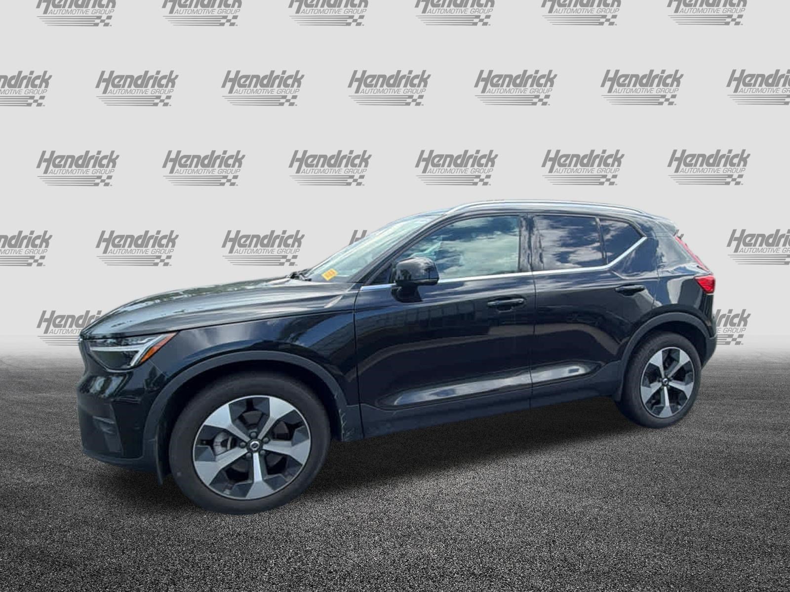 Used 2023 Volvo XC40 B5 Ultimate w/ Climate Package AWD/4WD image 9