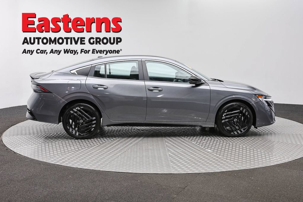 Used 2026 Nissan Sentra SR w/ Floor Mat Package FWD image 4