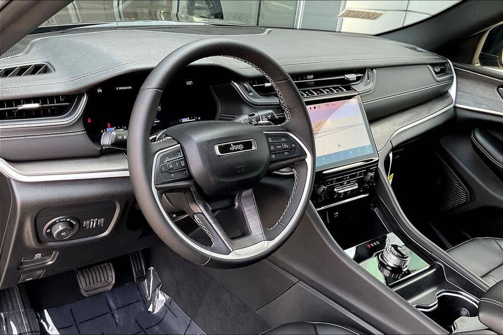 New 2025 Jeep Grand Cherokee Limited image 10