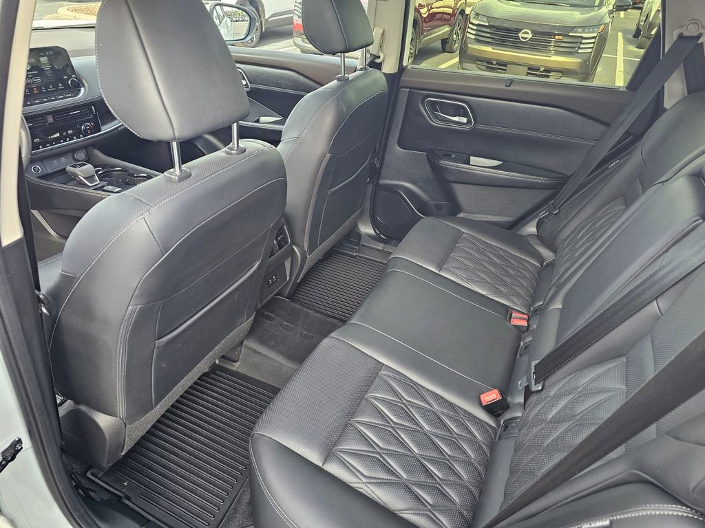 Certified 2023 Nissan Rogue Platinum AWD/4WD image 16