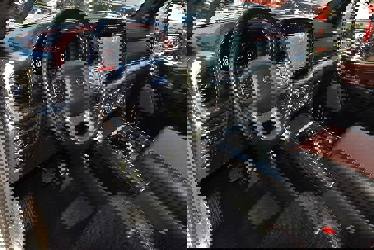 Certified 2022 Ford F150 Lariat w/ Equipment Group 502A High image 33