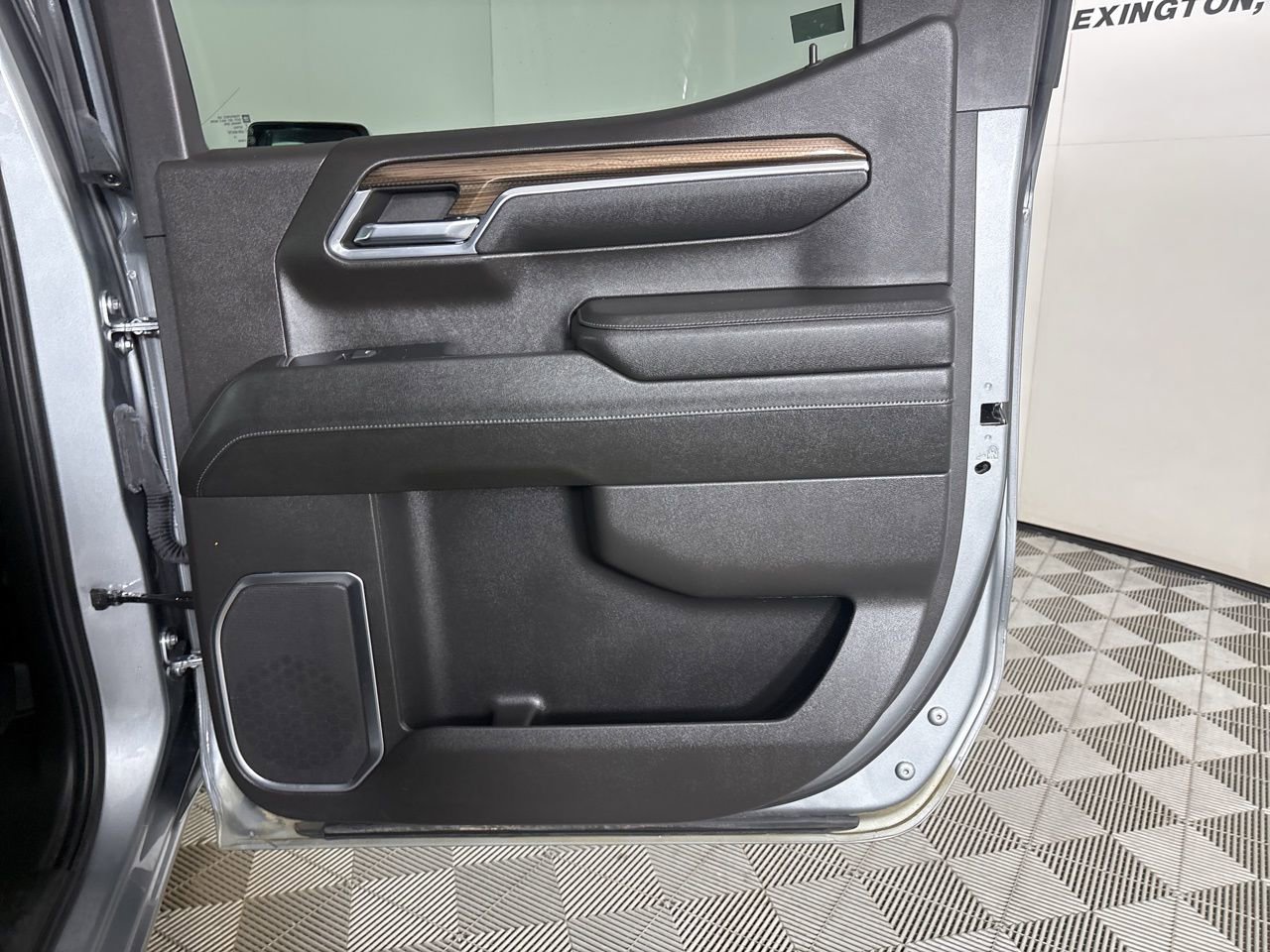 Used 2023 Chevrolet Silverado 1500 LT w/ Z71 Off-Road Package image 23