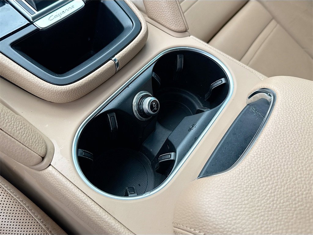 Used 2020 Porsche Cayenne image 18