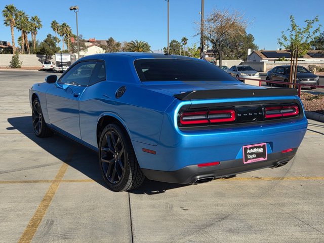 Used 2019 Dodge Challenger SXT w/ Blacktop Package image 8