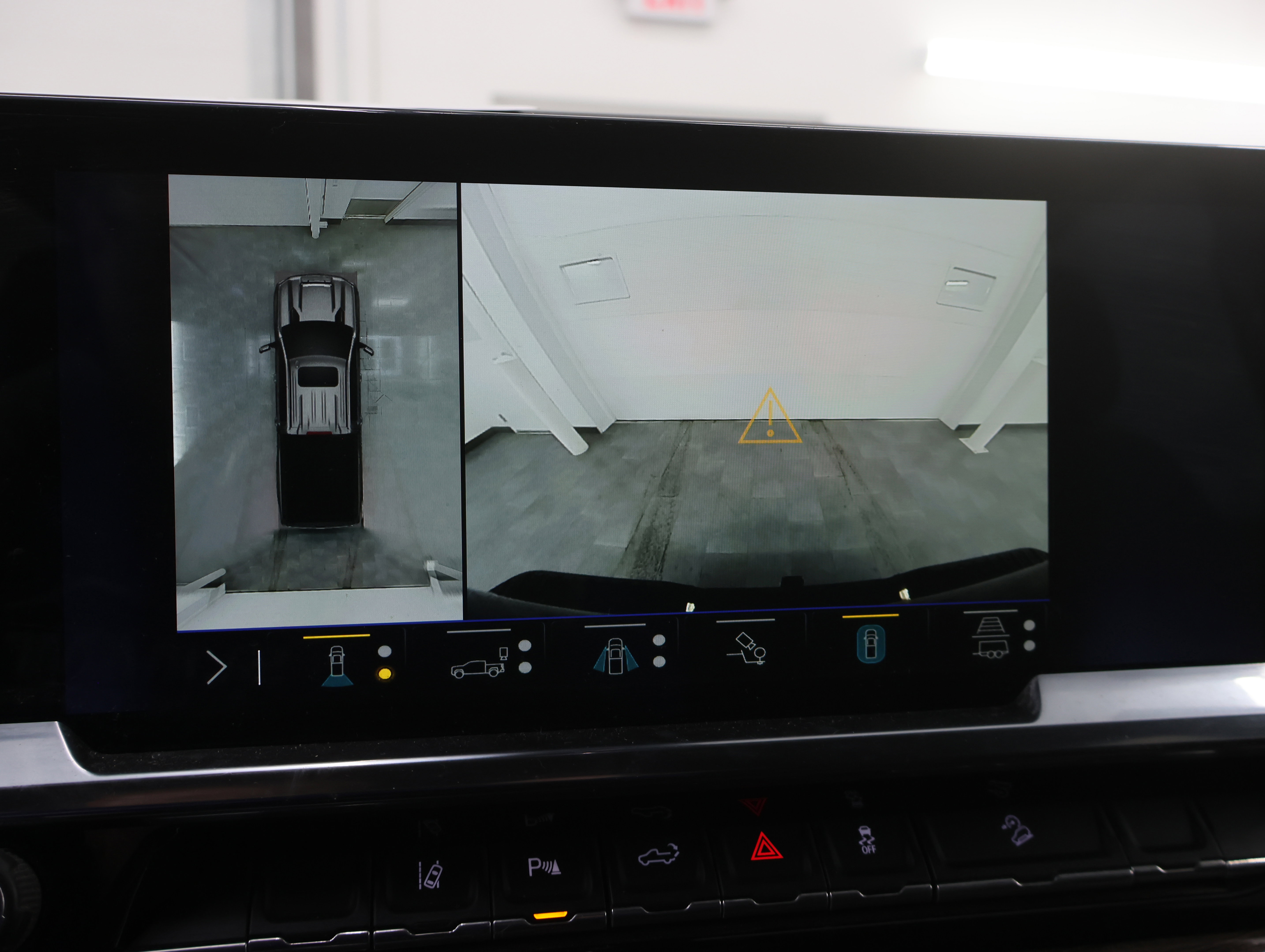 Used 2024 Chevrolet Silverado 2500 LT w/ Midnight Edition image 16