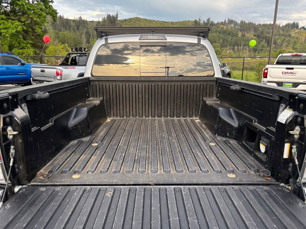 Used 2020 Toyota Tacoma TRD Off-Road w/ Blackout Package AWD/4WD image 22