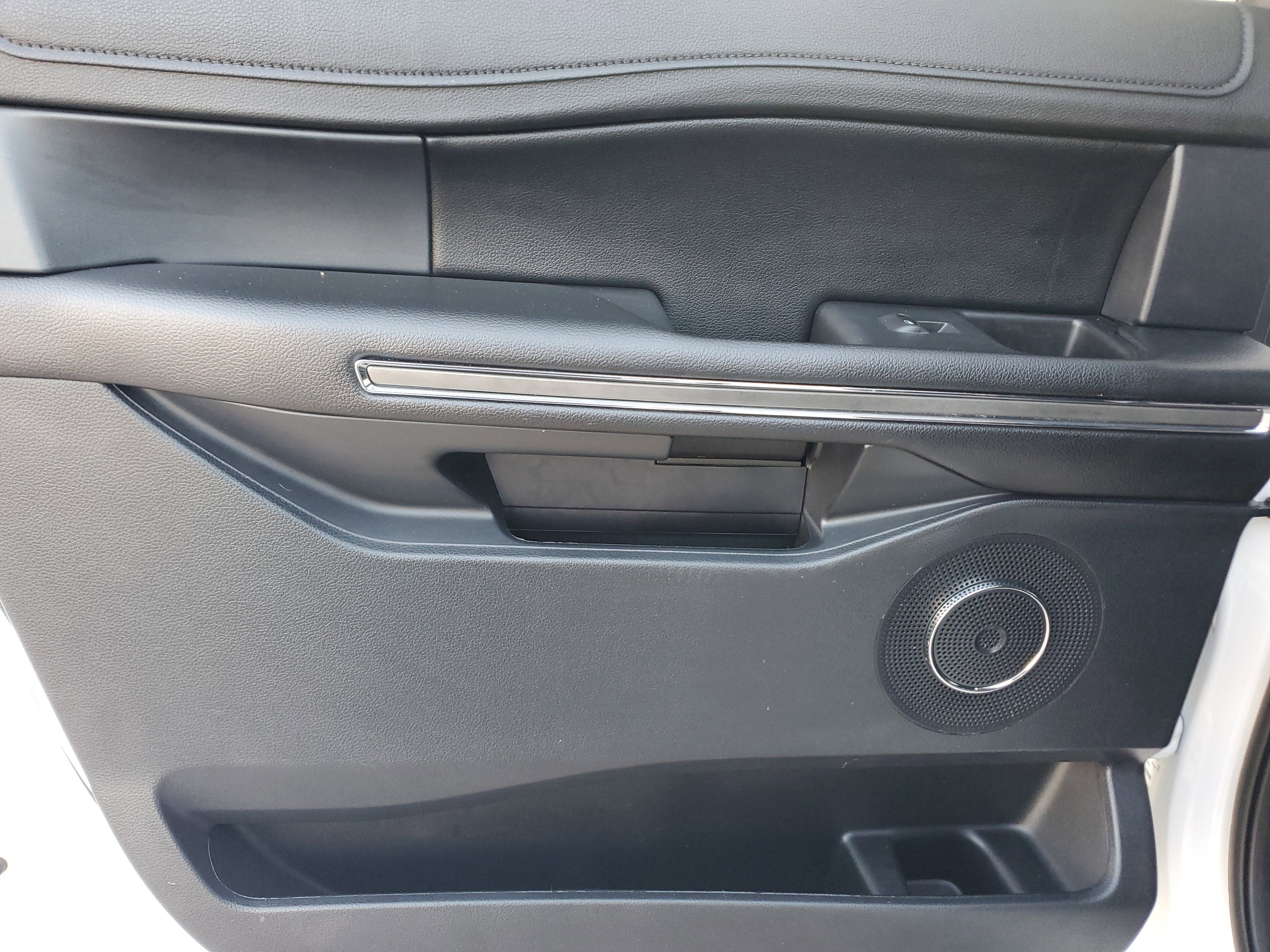 Used 2020 Ford Expedition Max XLT w/ Equipment Group 202A image 30