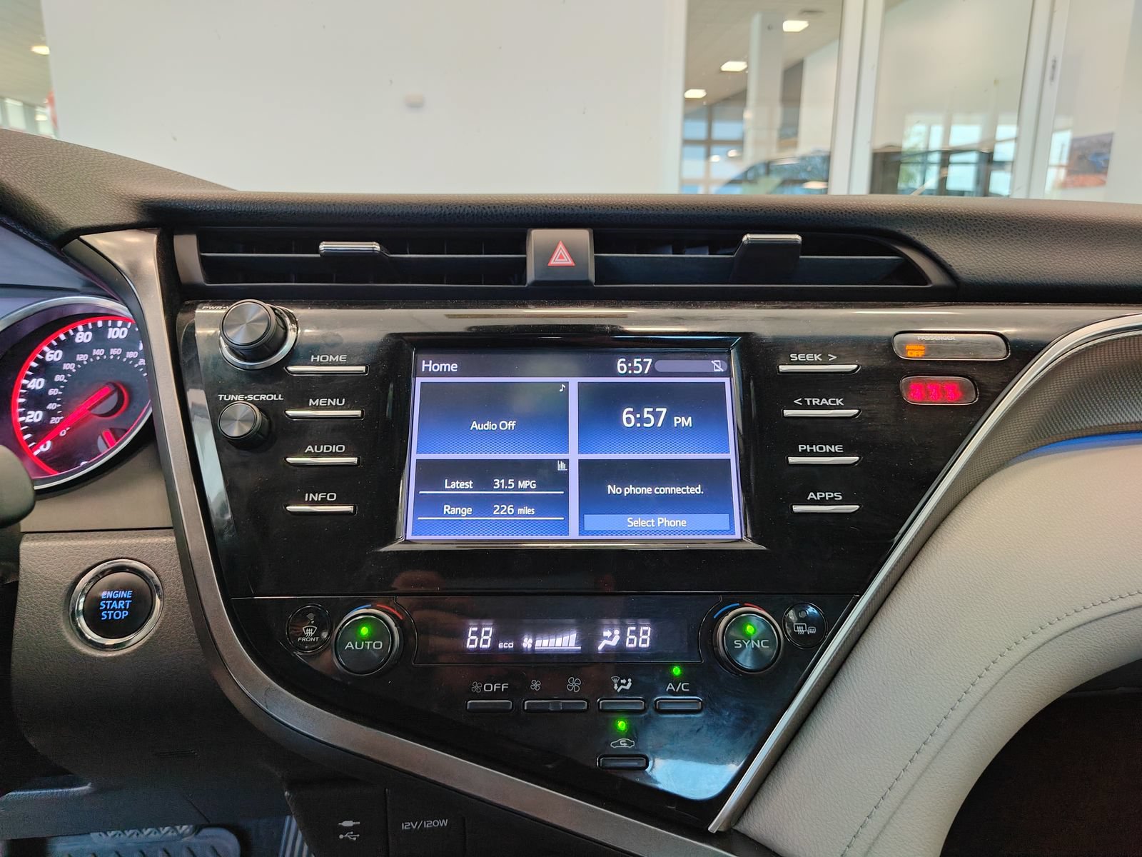 Used 2018 Toyota Camry XSE FWD image 17